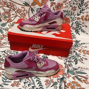 Young adult purple Nike Air Max- size 4.5 youth small af